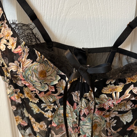 NWT Victoria’s Secret bra top - Picture 8 of 8